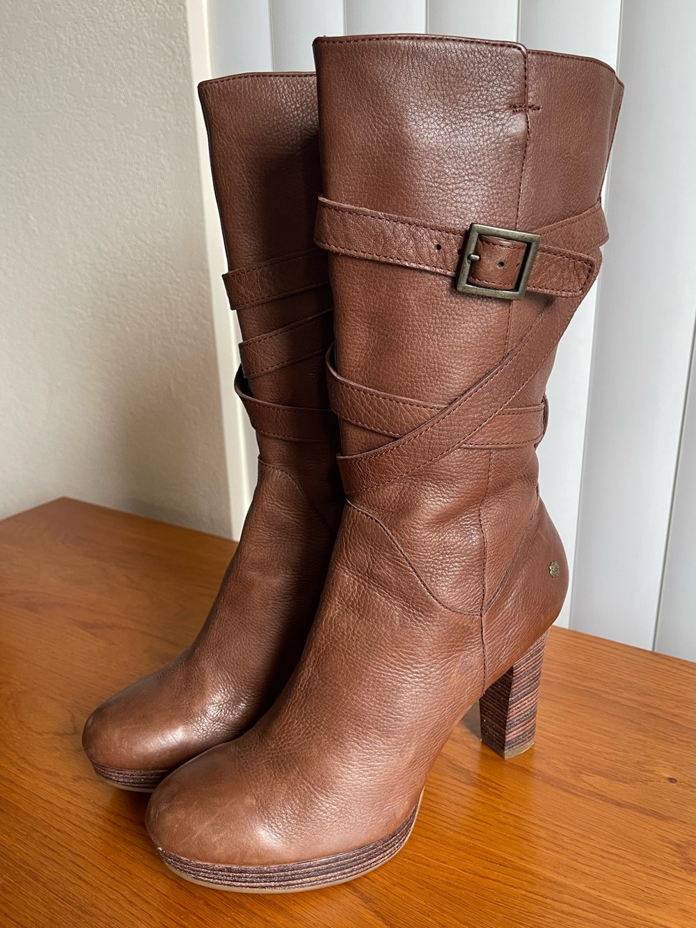 UGG Jardin Heeled Leather Boots Brown Size 10
